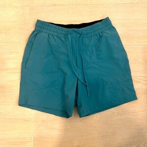 Lululemon Bowline 5” Shorts Teal (S)